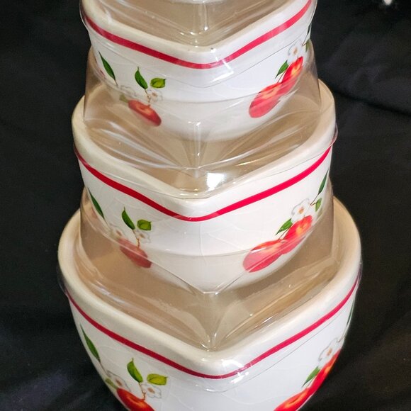 New Cracker Barrel Ceramic “Sweet As Pie” Measuring Cups, By Susan Winget - Picture 3 of 4